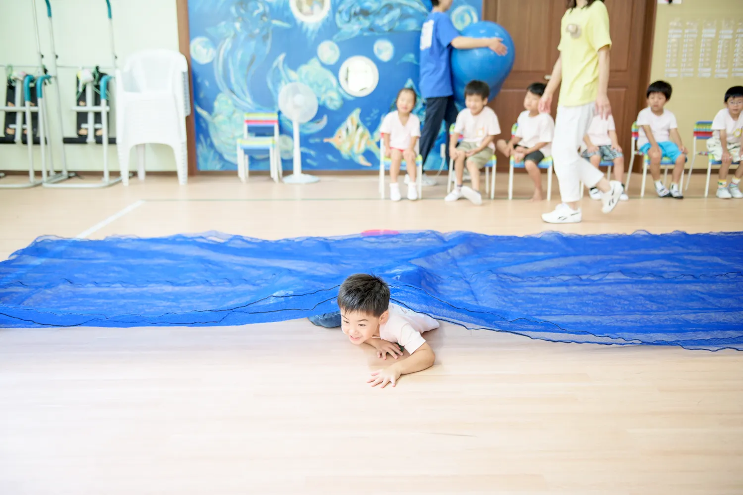 指導者の目線の写真