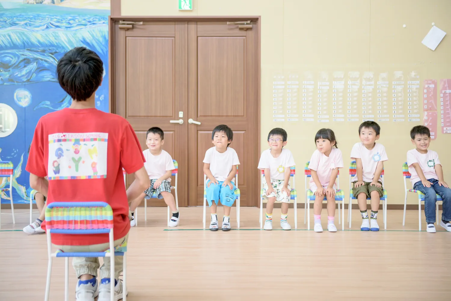 指導者の目線の写真